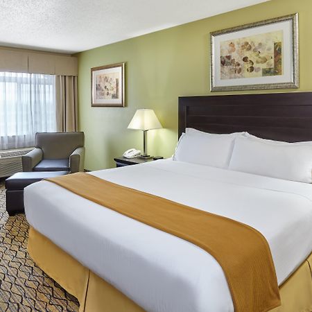 Holiday Inn Express & Suites Chicago-Libertyville By Ihg Exterior foto