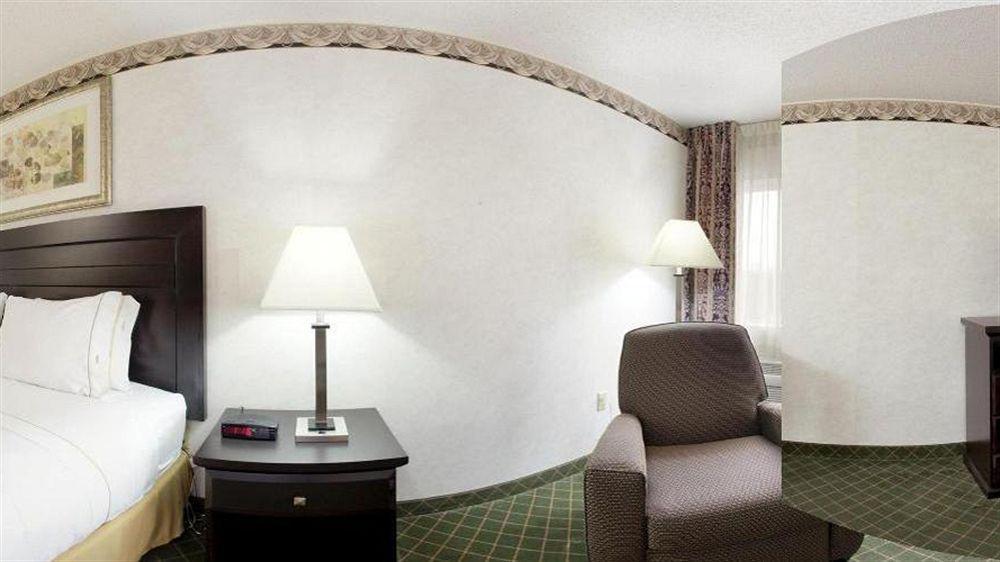Holiday Inn Express & Suites Chicago-Libertyville By Ihg Exterior foto